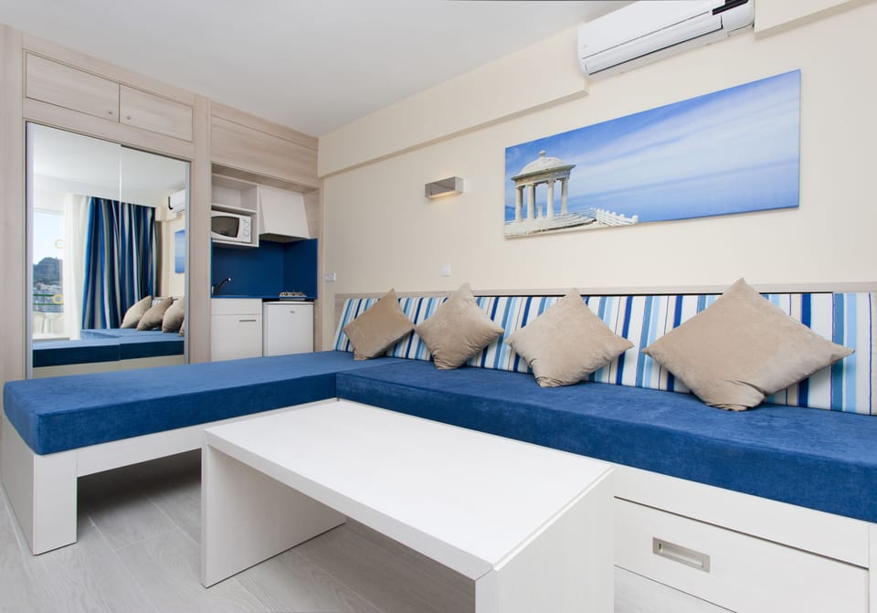 Free cribs/infant beds, WiFi
