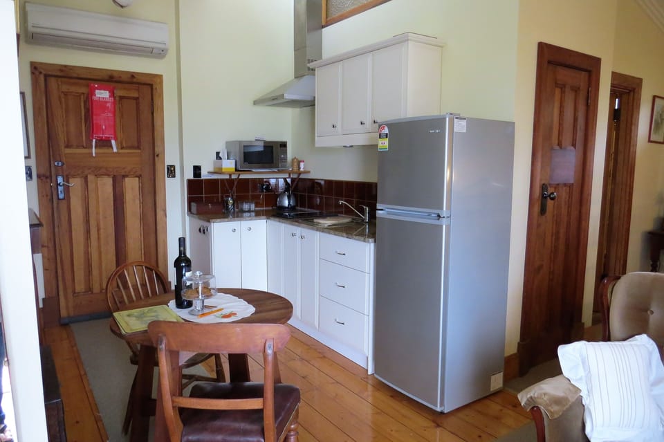 Heritage View Studio | Private kitchenette | Full-size fridge, microwave, stovetop, coffee/tea maker