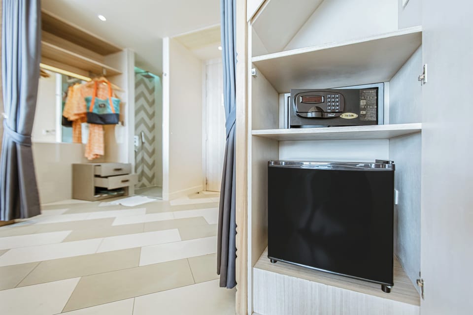 1 bedroom, minibar, in-room safe, desk
