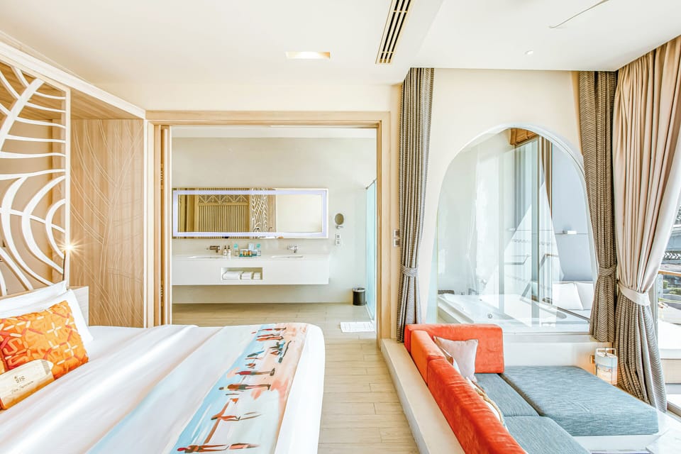 Suite, Sea View (The SIS Suite ) | 1 bedroom, minibar, in-room safe, desk