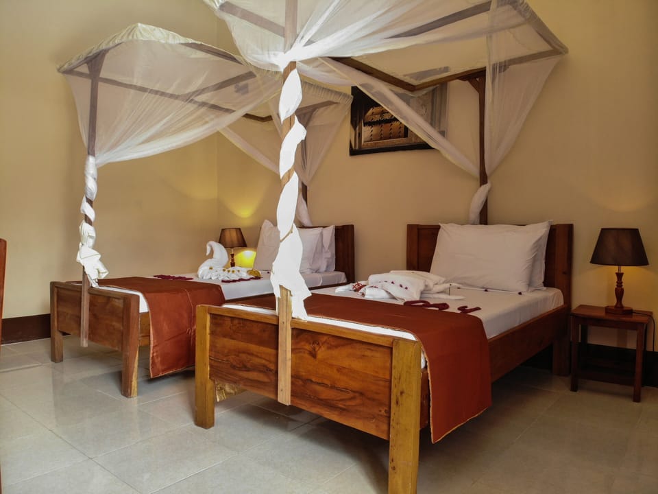 In-room safe, desk, soundproofing, bed sheets
