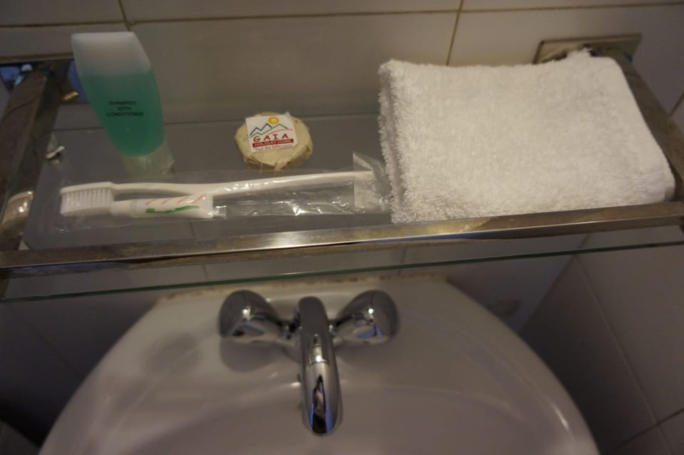 Standard Double or Twin Room, 1 Bedroom | Bathroom sink