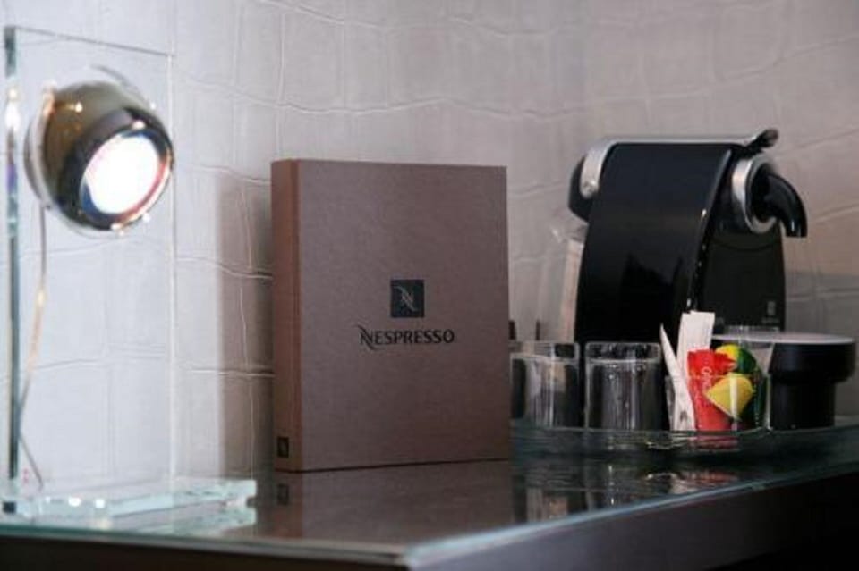 Deluxe Double Room | Coffee and/or coffee maker