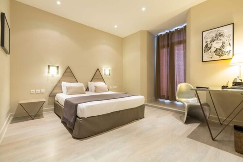 In-room safe, desk, laptop workspace, blackout drapes