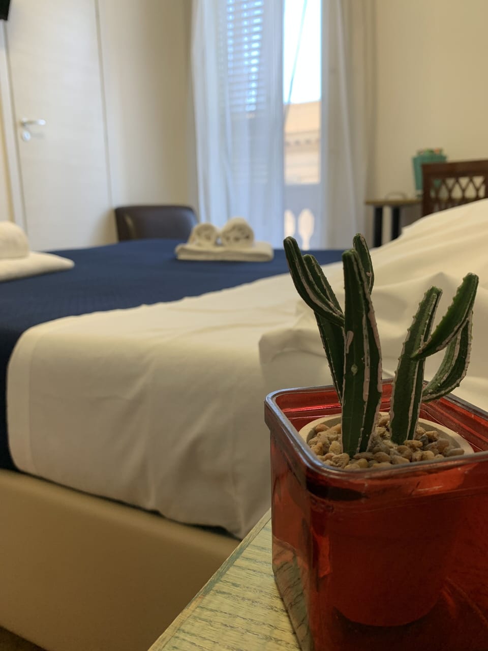 Triple Room | In-room safe, desk, free WiFi, bed sheets