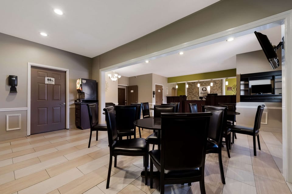 Free continental breakfast