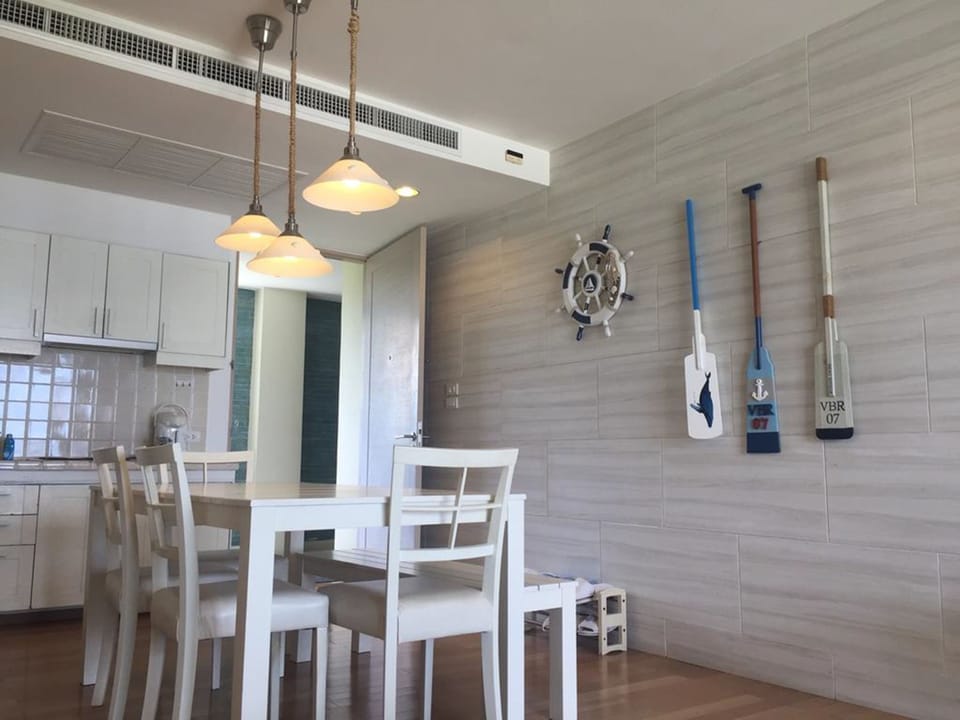 2 Bedroom Apartment | In-room dining