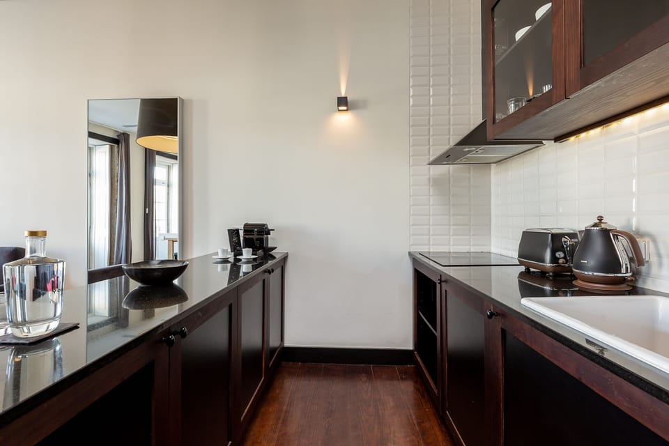 Standard Studio (Torre 2) | Private kitchen | Fridge, microwave, oven, stovetop