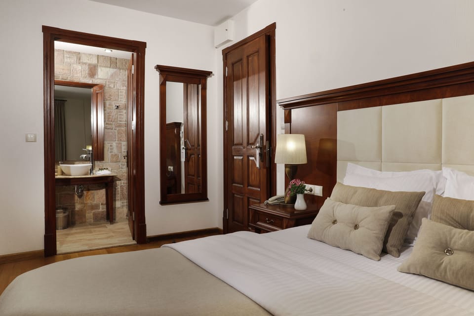 Standard Double or Twin Room | Premium bedding, minibar, in-room safe, soundproofing