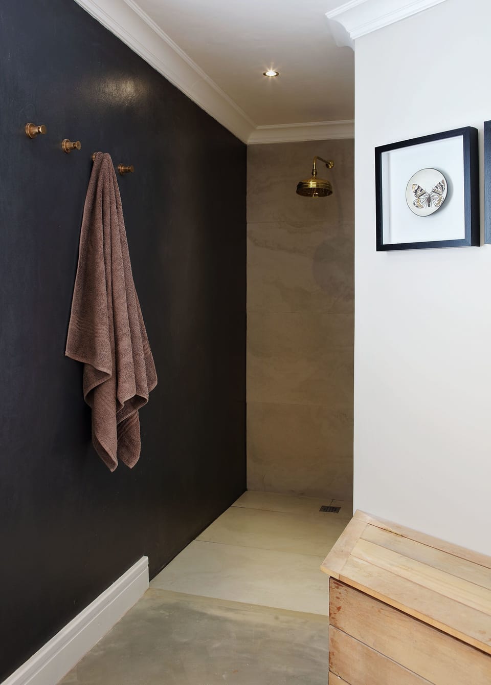 Couples treatment rooms, sauna, steam room, hot stone massages