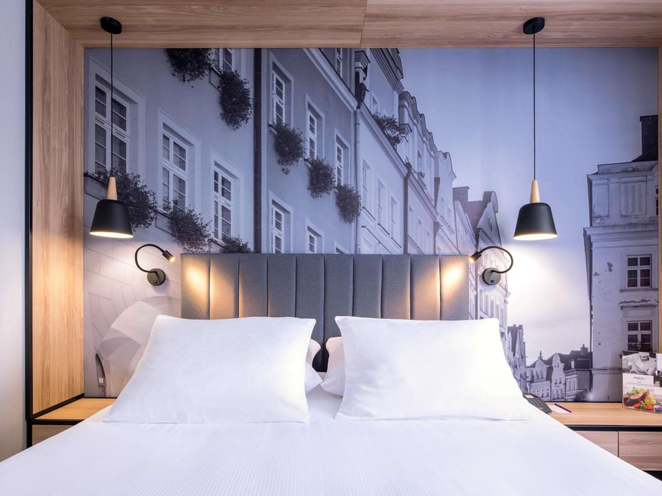 Superior Room, 1 Double Bed | Hypo-allergenic bedding, desk, laptop workspace, blackout drapes