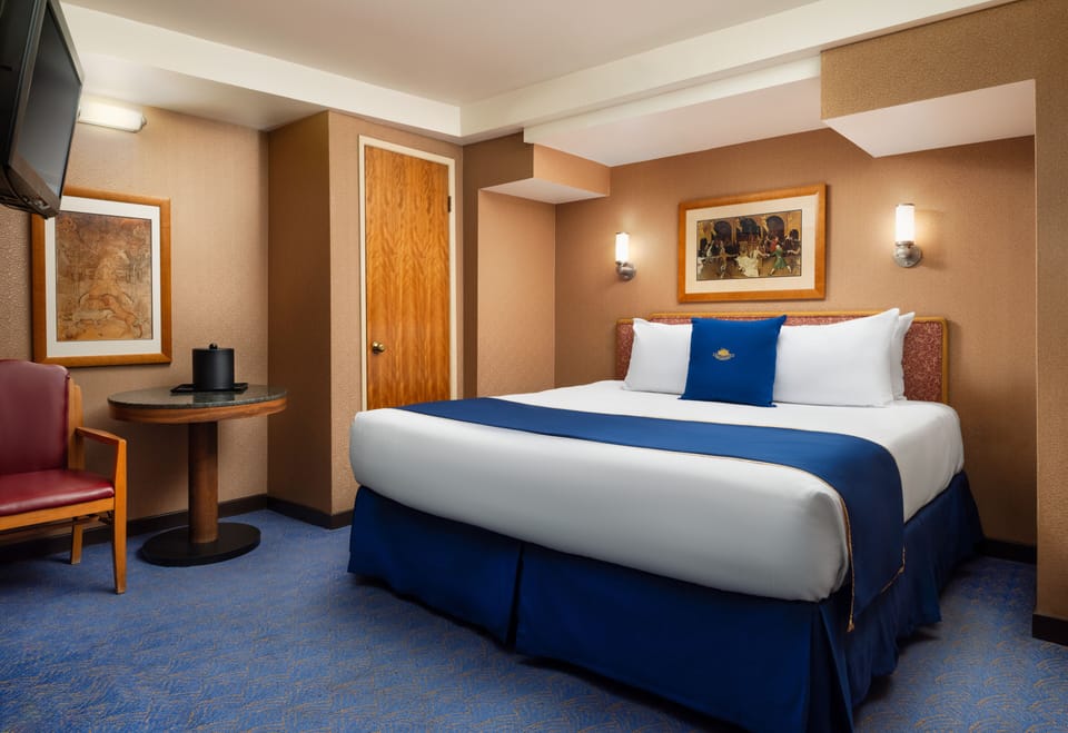Room, 1 King Bed (Inside Stateroom) | Hypo-allergenic bedding, pillowtop beds, individually decorated