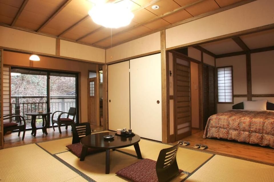 In-room safe, free WiFi, bed sheets