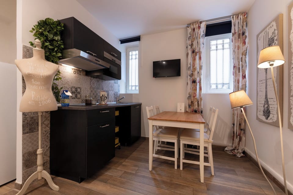 Basic Room, Ground Floor | Private kitchen | Microwave, eco-friendly cleaning products