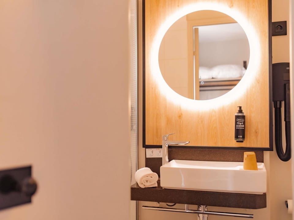 Standard Double Room, 1 Double Bed | Desk, iron/ironing board (on request), WiFi (free), alarm clocks