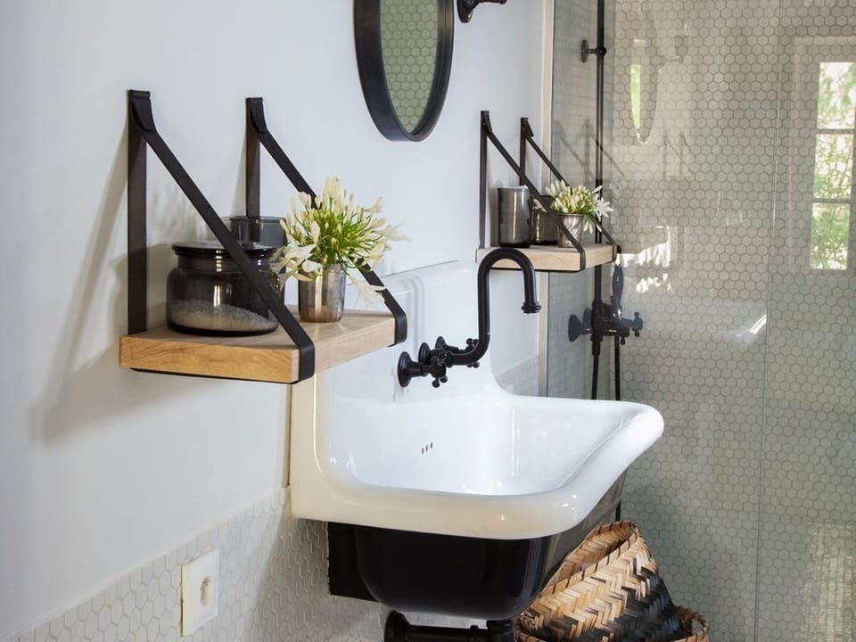 Luxury Apartment, Ensuite | Bathroom | Designer toiletries, hair dryer, bathrobes, towels