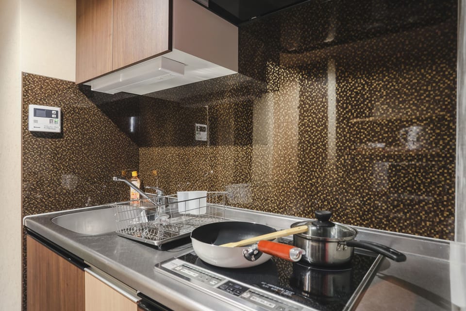 Fridge, microwave, stovetop, electric kettle