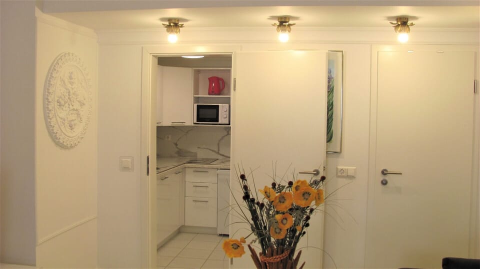 City Studio Suite, Non Smoking, Ground Floor (4 | Suite Kaffee-Küche) | Interior