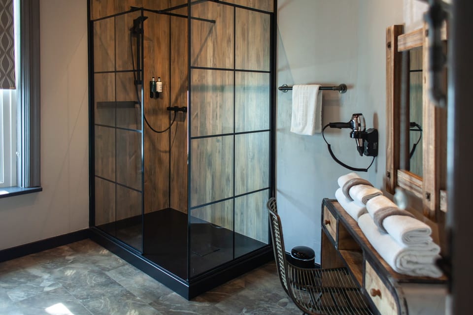 Double Room, Ensuite (Room 2 King Ground Gloor) | Bathroom