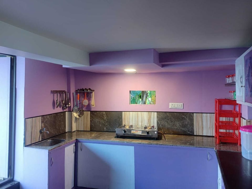 9 Bedroom Suite | Private kitchen | Fridge, stovetop, rice cooker, cookware/dishes/utensils