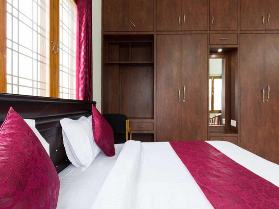In-room safe, desk, iron/ironing board, rollaway beds