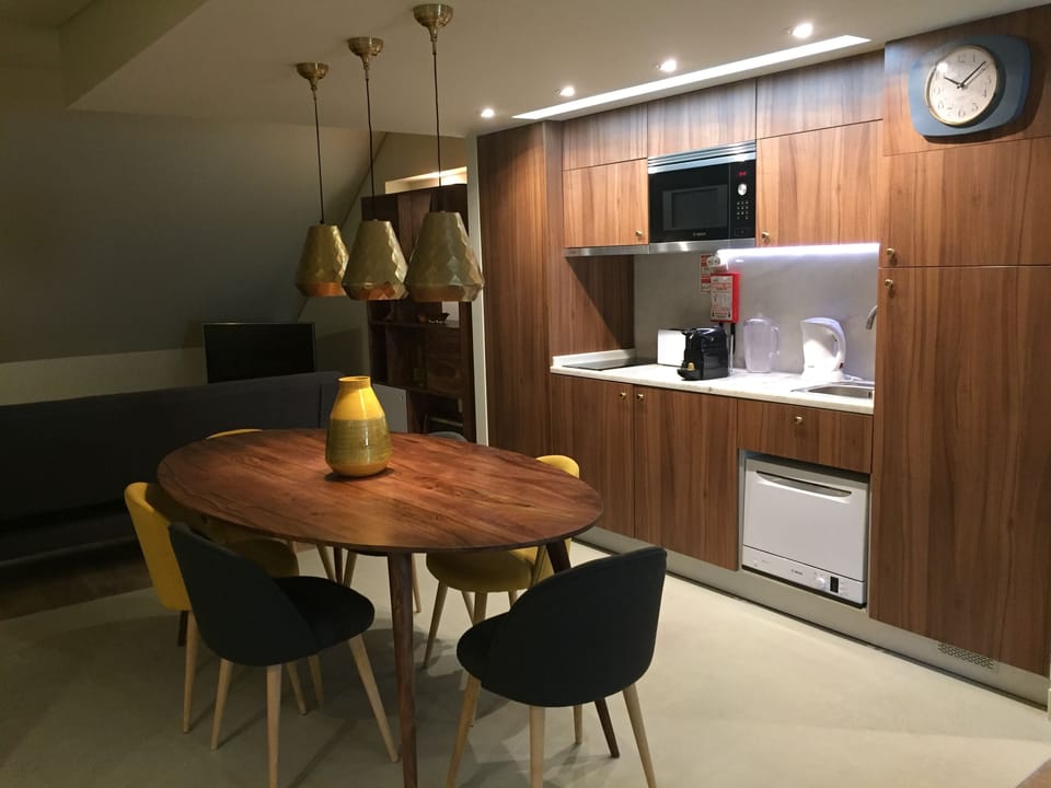 Apartment, 2 Bedrooms, River View | Private kitchenette