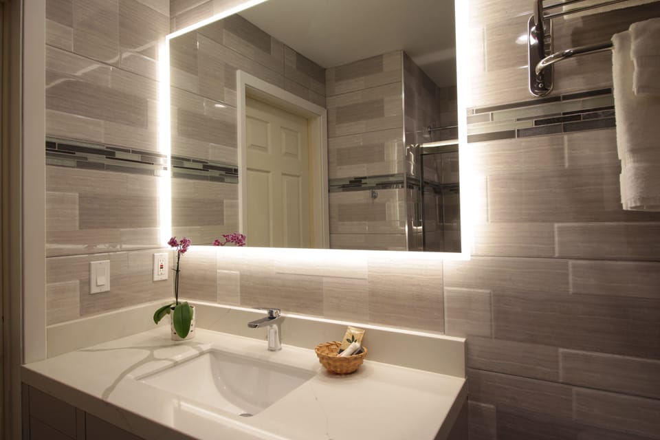 Bathroom sink