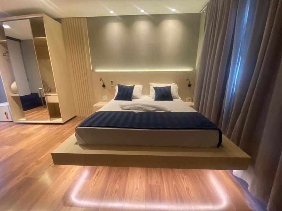 Premium Double Room | Minibar, desk, iron/ironing board, free WiFi