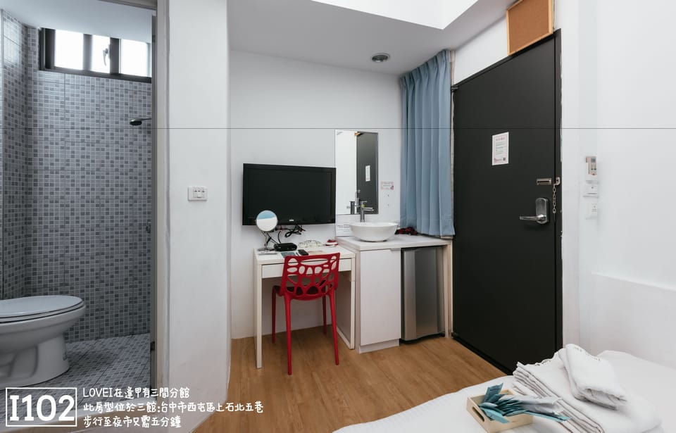Classic Double Room | Down comforters, pillowtop beds, blackout drapes, soundproofing