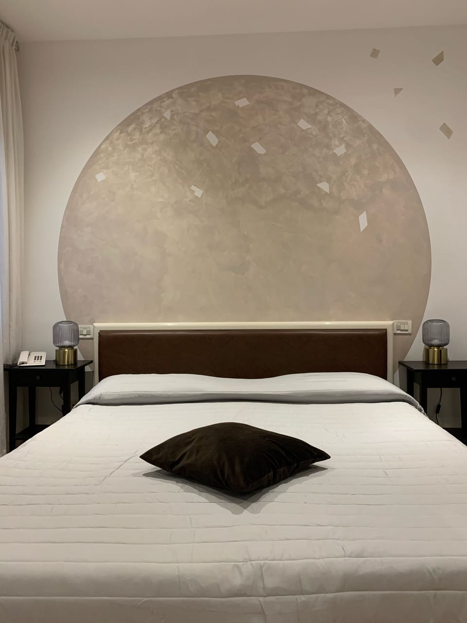 Pillowtop beds, minibar, in-room safe, desk