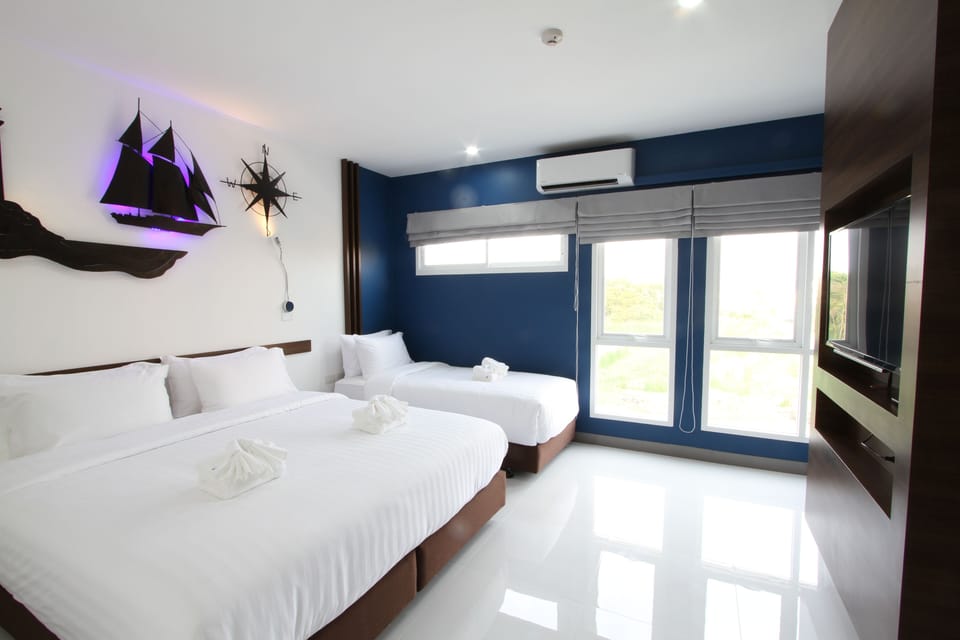 Family Room | Desk, blackout drapes, soundproofing, free WiFi