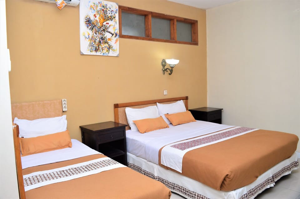 Studio | Desk, soundproofing, rollaway beds, free WiFi