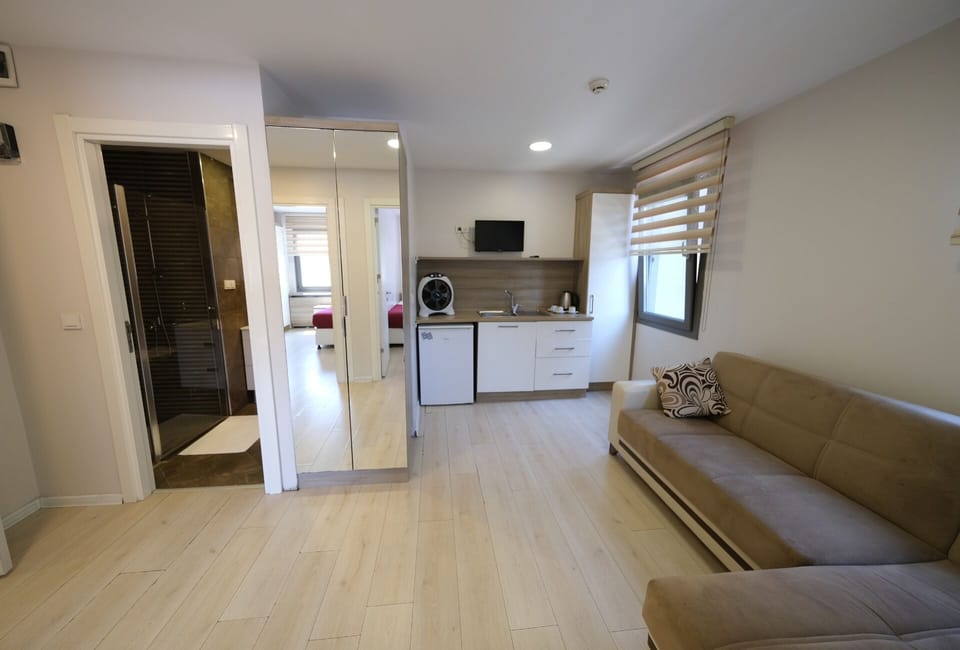 Family Quadruple Room | Premium bedding, minibar, blackout drapes, soundproofing