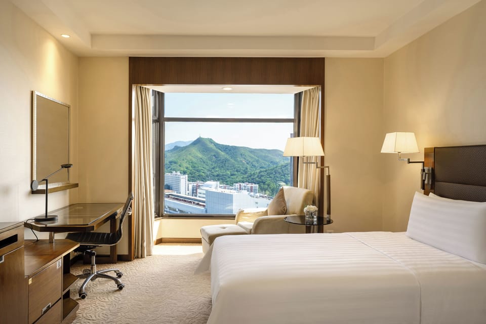 Deluxe Room, 2 Twin Beds | Minibar, in-room safe, desk, laptop workspace