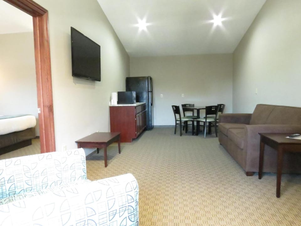 Luxury Suite, 1 Bedroom | Iron/ironing board, WiFi (free), bed sheets