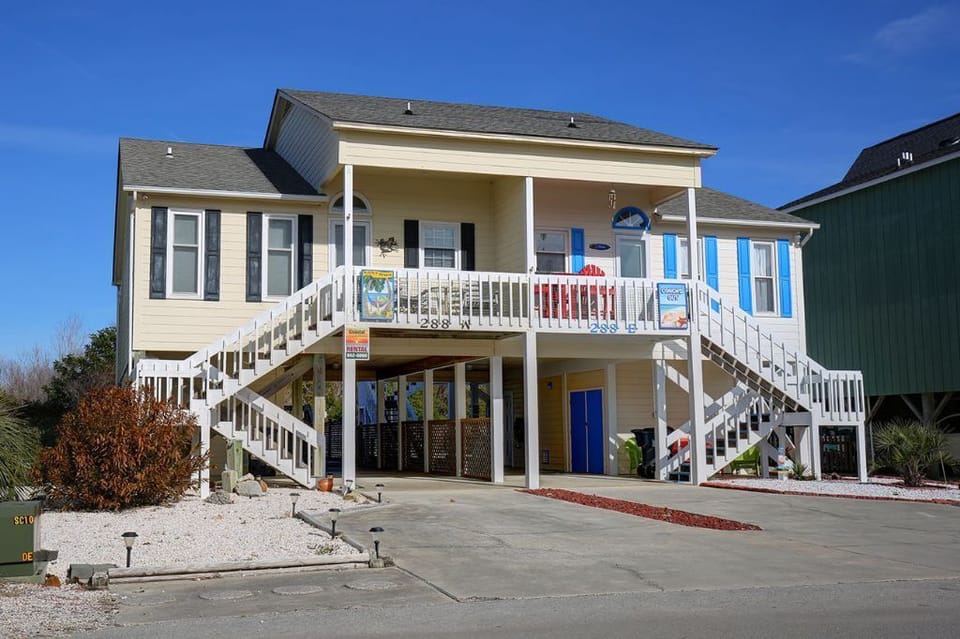 House, 2 Bedrooms | Exterior