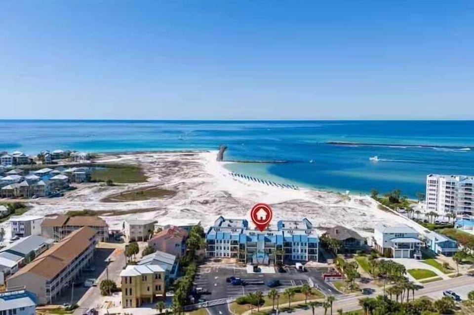 Condo, 2 Bedrooms | Aerial view