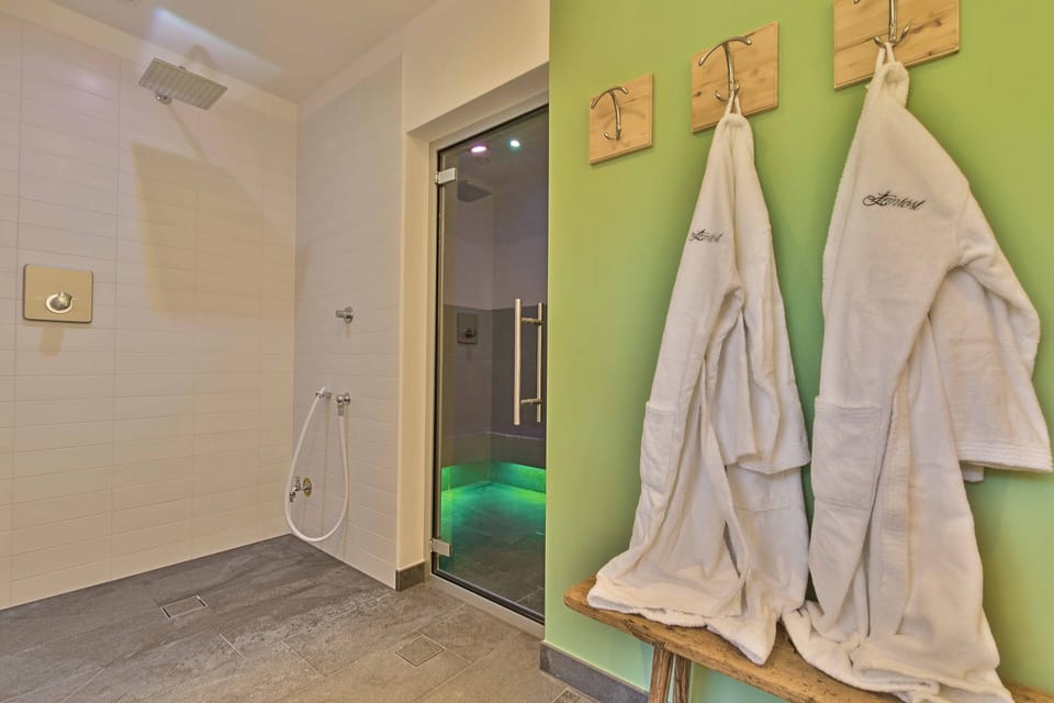 Steam room 