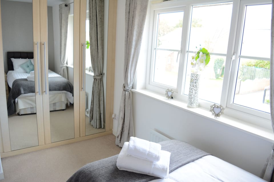 Executive House, 3 Bedrooms | 3 bedrooms, iron/ironing board, free WiFi, bed sheets