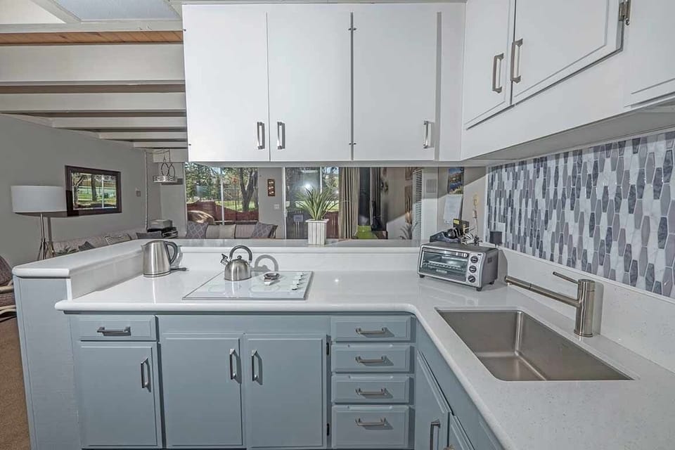 Condo, 1 Bedroom | Private kitchen | Full-size fridge, microwave, stovetop, dishwasher