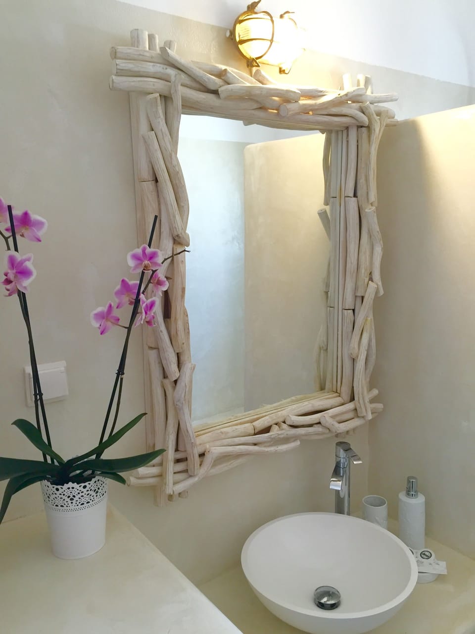 Bathroom sink