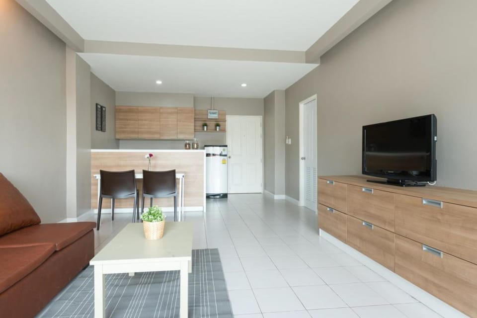 Suite | Living room | Flat-screen TV