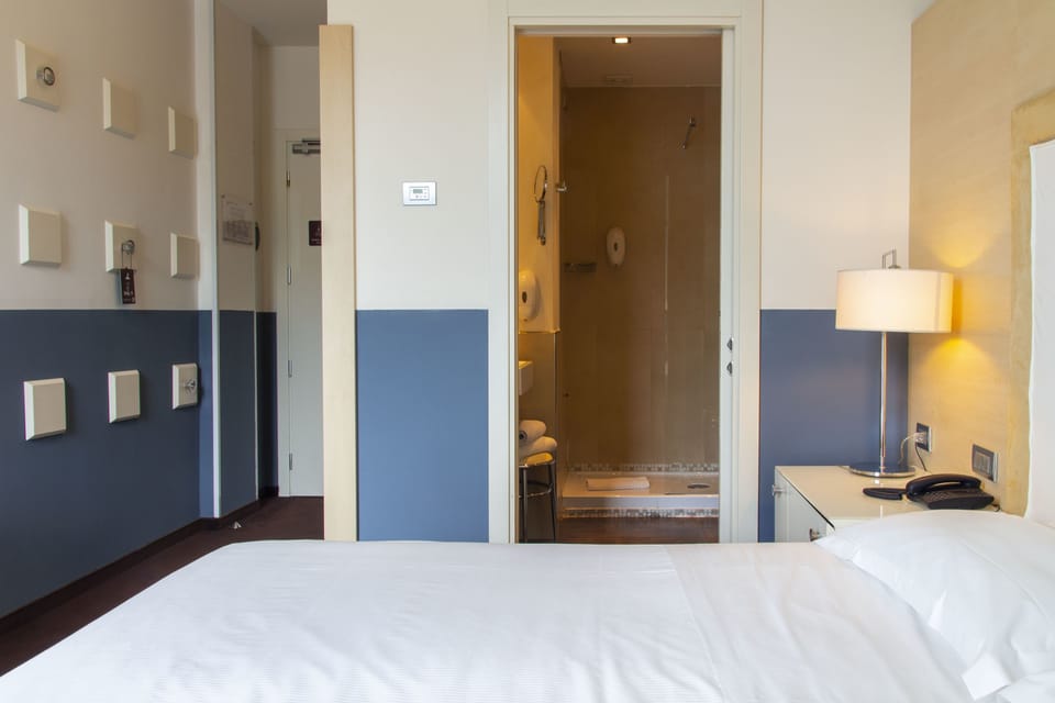 Superior Double or Twin Room | Down comforters, in-room safe, laptop workspace, soundproofing