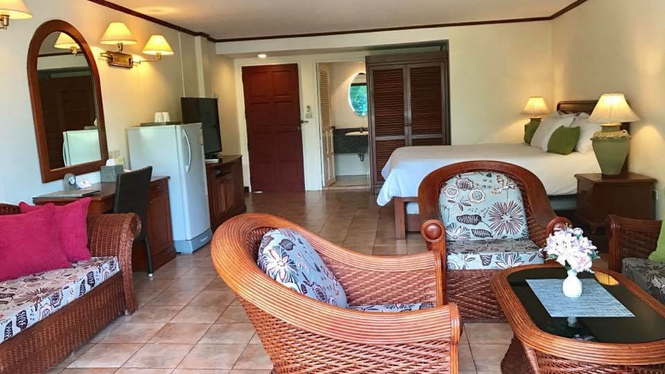 Luxury Room | Premium bedding, in-room safe, desk, iron/ironing board