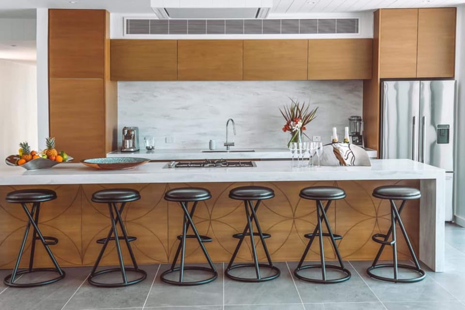 Talei Taki | Private kitchen | Mini-fridge, coffee/tea maker