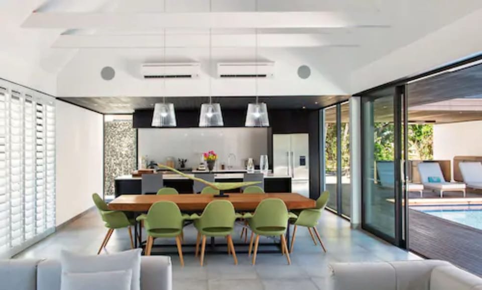 The Palms | In-room dining