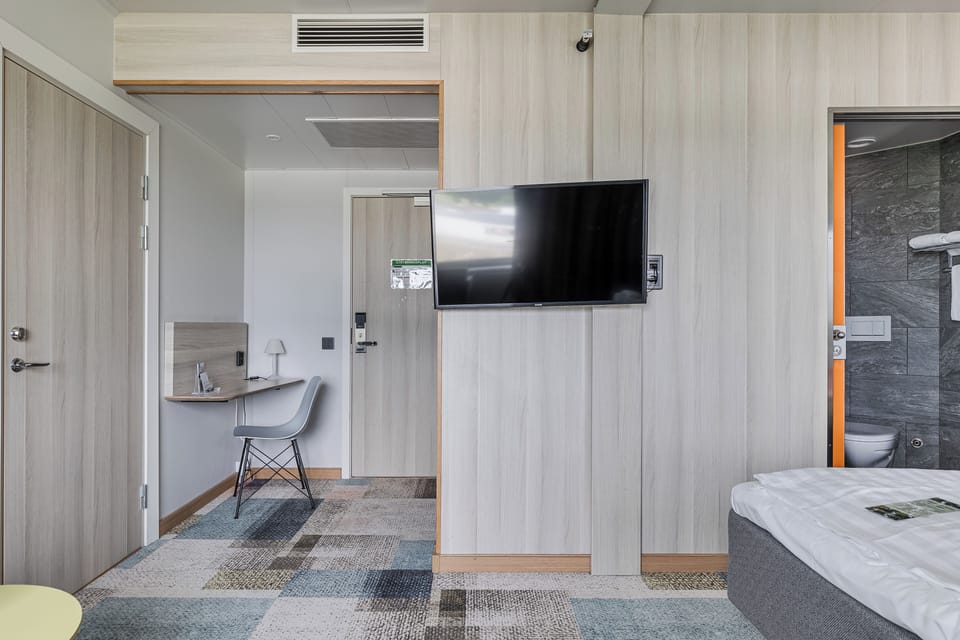 Blackout drapes, soundproofing, iron/ironing board, free WiFi