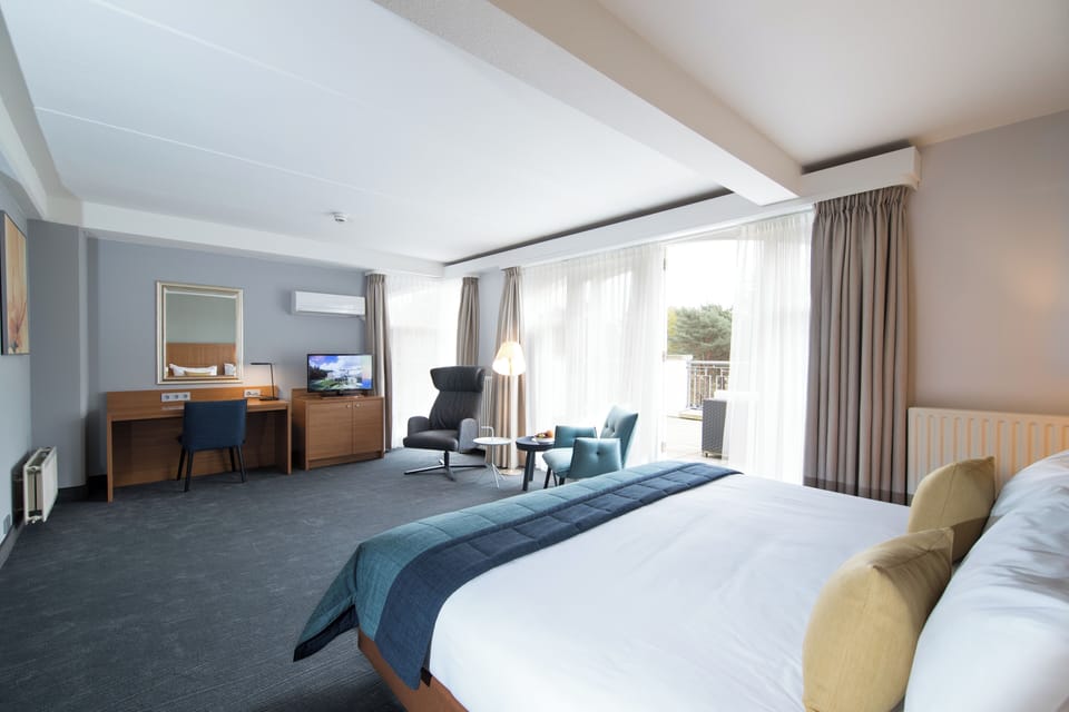 Suite with terrace on the roof | Hypo-allergenic bedding, in-room safe, desk, blackout drapes
