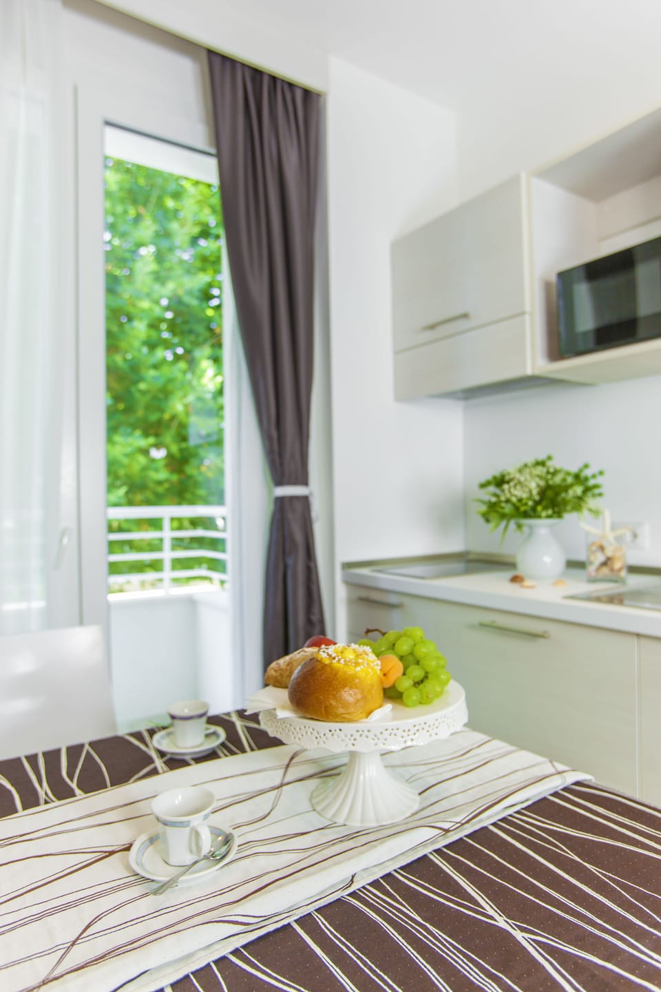 Junior Suite, Balcony, Sea View | 1 bedroom, minibar, in-room safe, desk