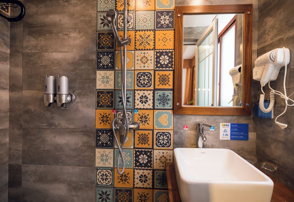 Standard Double Room | Bathroom | Shower, free toiletries, hair dryer, slippers